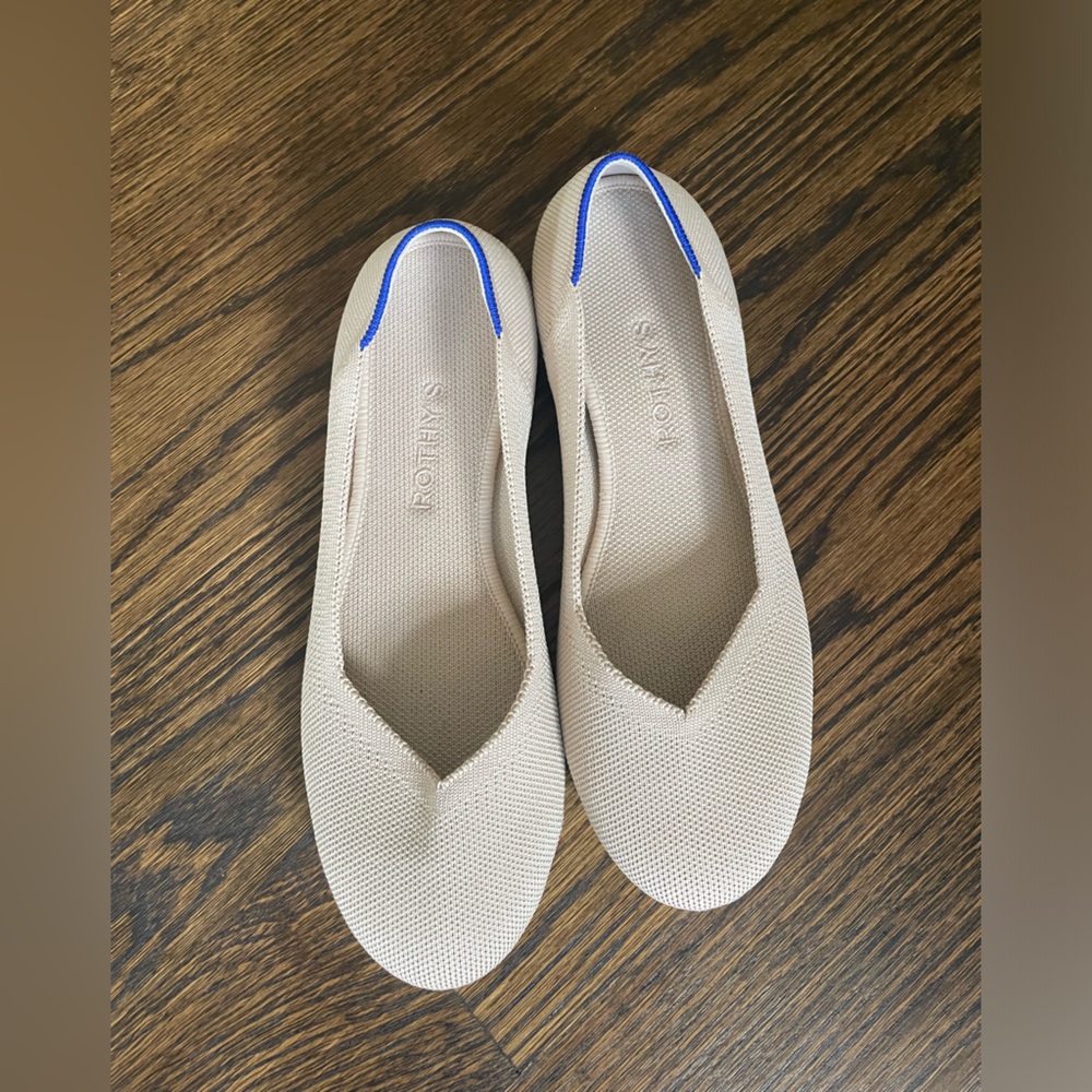 NEW - Rothy’s The Flat (round toe) Size 9, Ecru